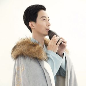 大几巴插骚逼视频
